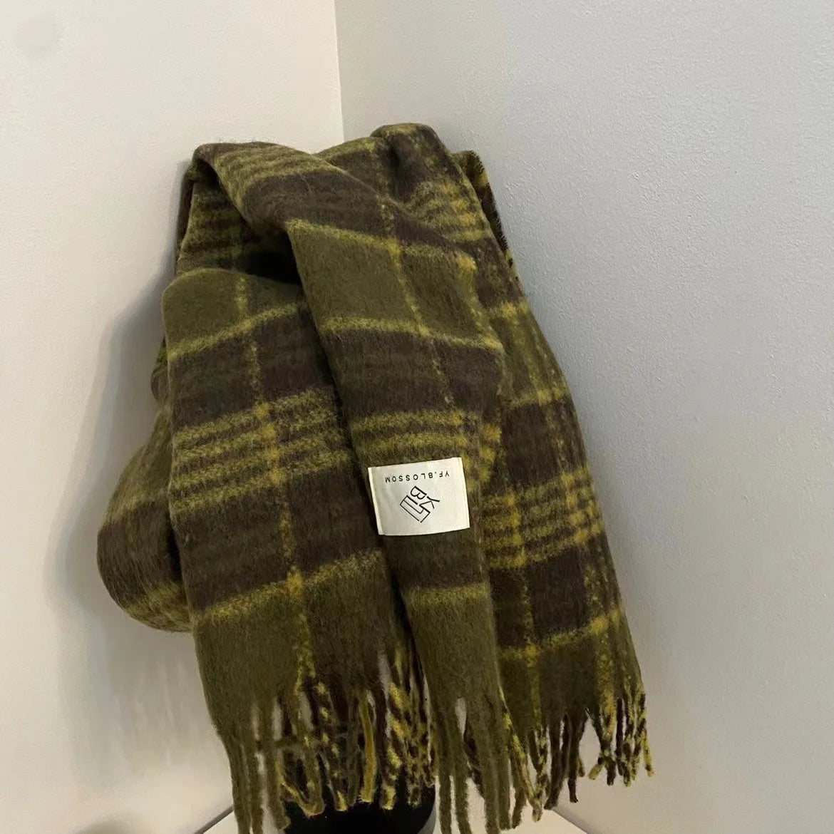 Men's and Women's Ramen Mohair Enlarged Thickened Scarf