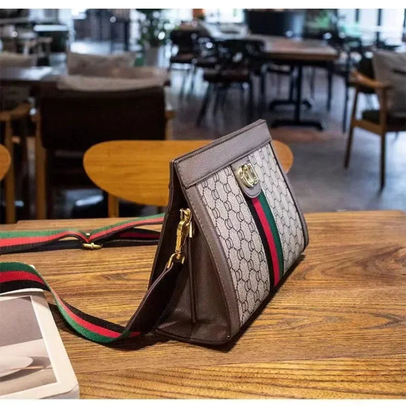 Classic Bag Wide Shoulder Strap Diagonal Bag