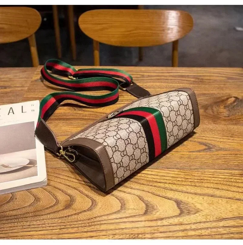 Classic Bag Wide Shoulder Strap Diagonal Bag