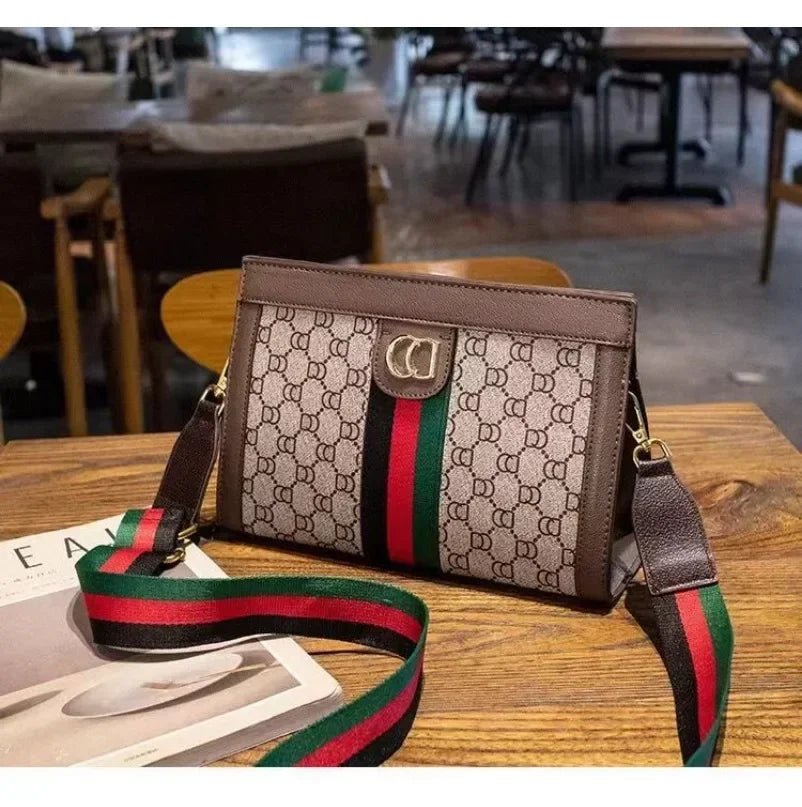 Classic Bag Wide Shoulder Strap Diagonal Bag